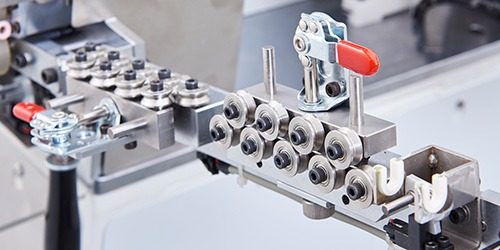 全自動端子機機械設(shè)備有什么優(yōu)勢？